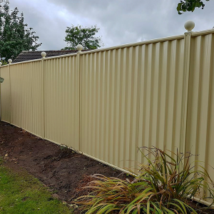 ColourFence Cream Plain with Ball Caps